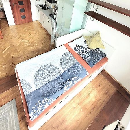 Modern Apartment Few Steps From Centre Прага Экстерьер фото