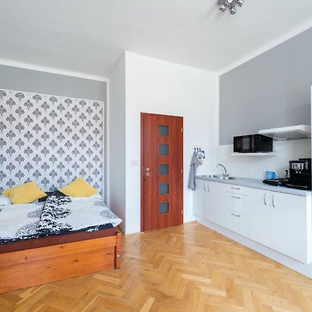 Modern Apartment Few Steps From Centre Прага Экстерьер фото