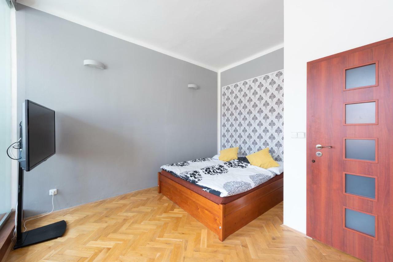 Modern Apartment Few Steps From Centre Прага Экстерьер фото